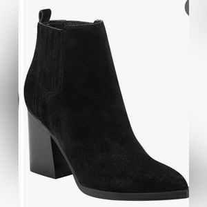 Marc Fisher black suede booties s 9.5